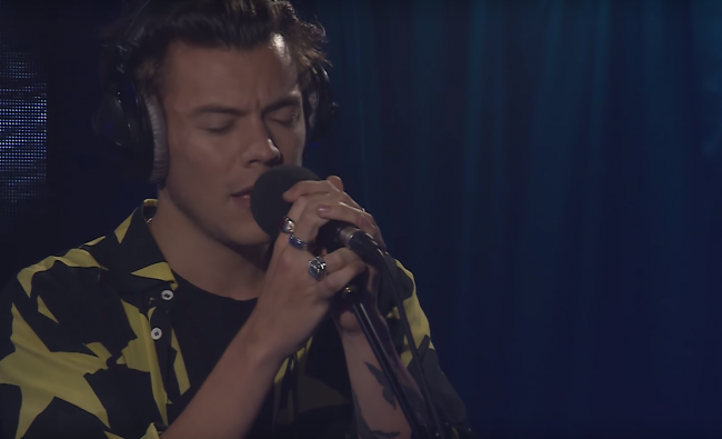 Video: Bývalý člen One Direction predviedol, že jeho hlas znie úžasne aj bez úprav