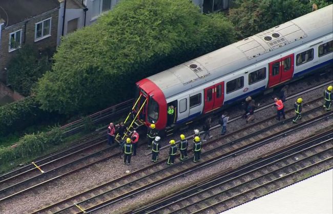 Bomba v londýnskom metre mala zrejme časový spínač