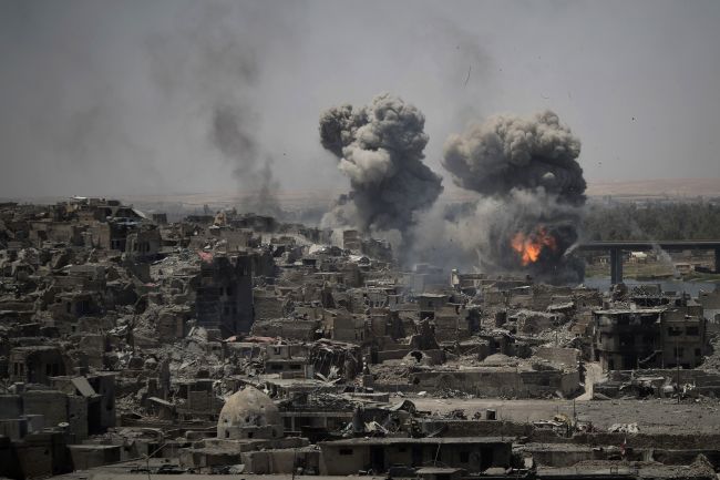 Koaličnú základňu na severe Iraku napadli samovrahovia z Islamského štátu
