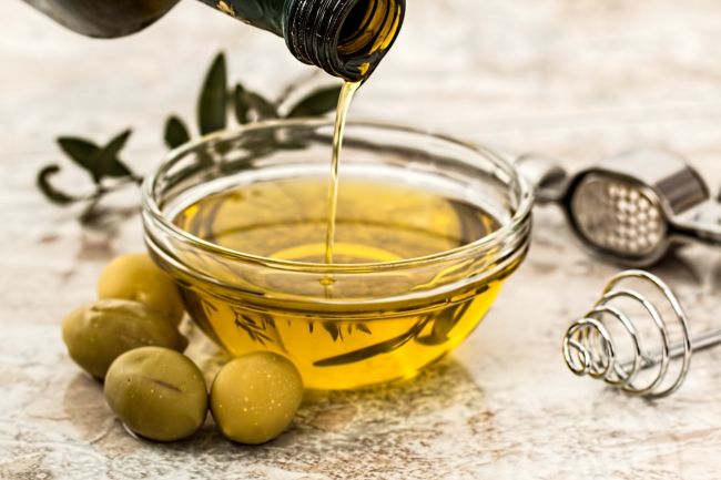 Čo sa stane, ak si dva týždne budete umývať tvár olivovým olejom?