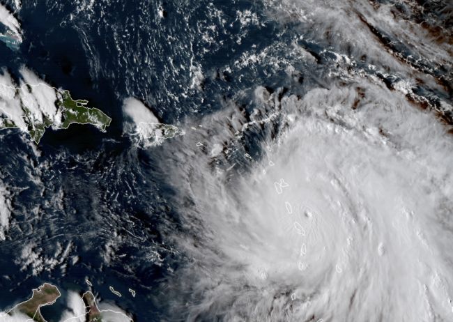 Hurikán piatej kategórie Maria pustoší ostrov Dominika, mieri ku Guadeloupe