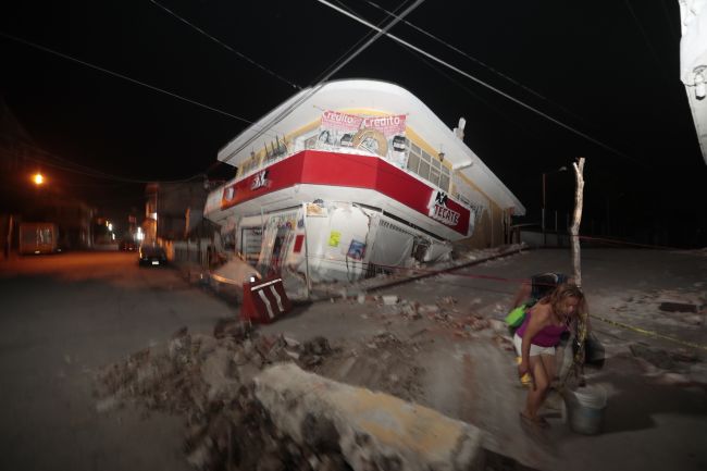 Zemetrasenie v centrálnej časti Mexika si vyžiadalo už 226 mŕtvych