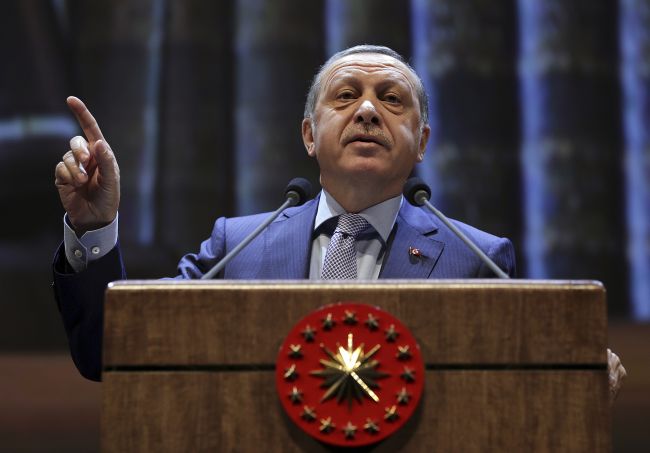 Erdogan: Turecko zváži sankcie v súvislosti s kurdistanským referendom