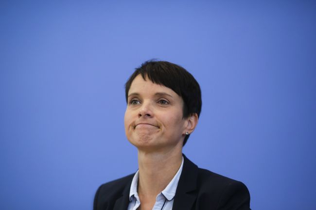Nemecko: Líderka AfD Petryová nebude súčasťou parlamentnej frakcie svojej strany