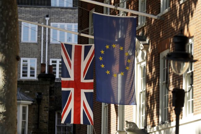 V Bruseli sa začína štvrté kolo rokovaní o brexite, EÚ očakáva pokrok