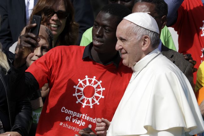 Pápež František odštartoval kampaň za povedomie o osude migrantov