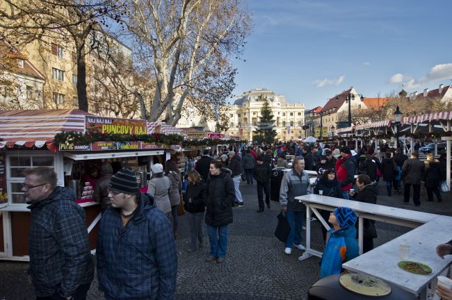 O tom, či budú vianočné trhy na Bratislavskom hrade, rozhodnú ľudia