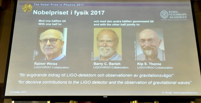 Nobelovu cenu za fyziku získali traja vedci