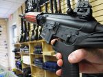 Polícia našla v izbe vraha z Las Vegas 12 upravených zbraní