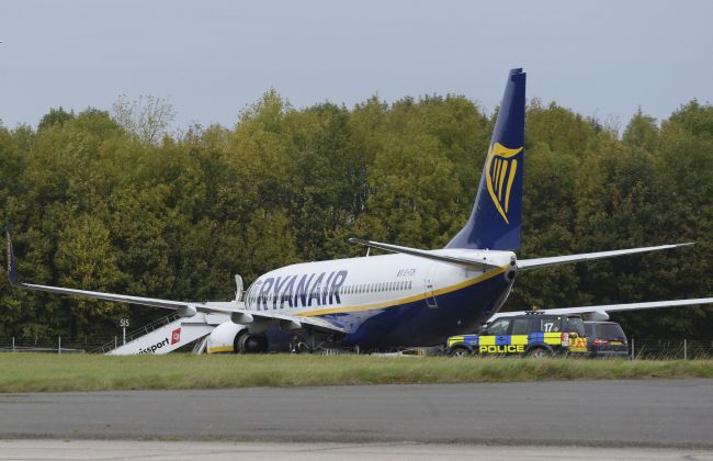 Stíhačky eskortovali lietadlo Ryanairu na letisko Stansted