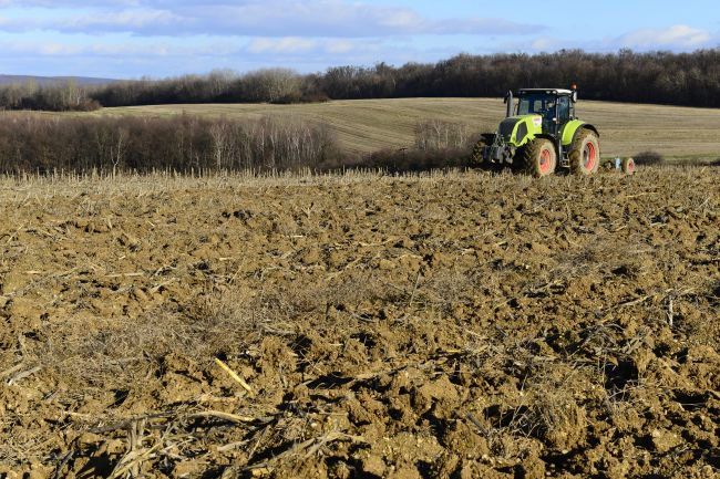 Agrorezort zintenzívňuje boj proti špekulantom s prenájmom pôdy