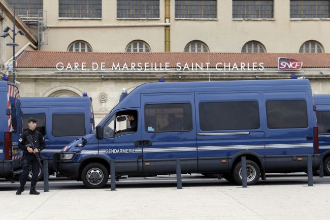 Päť podozrivých zadržaných v súvislosti s útokom z Marseille je už na slobode