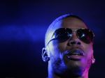 Speváka Nellyho zatkli pre obvinenie zo znásilnenia