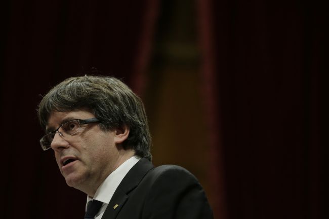 Katalánsky líder odložil vyhlásenie o nezávislosti Katalánska