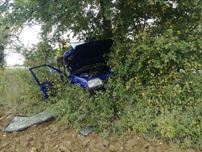 Foto: 21-ročnému vodičovi pri dopravnej nehode zbytočne vyhasol život