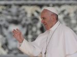 Dvaja väzni ušli dozorcom počas nedávneho obeda s pápežom Františkom