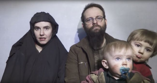 Vojaci pátrajúci po únoscoch americko-kanadskej rodiny obeťami talibov