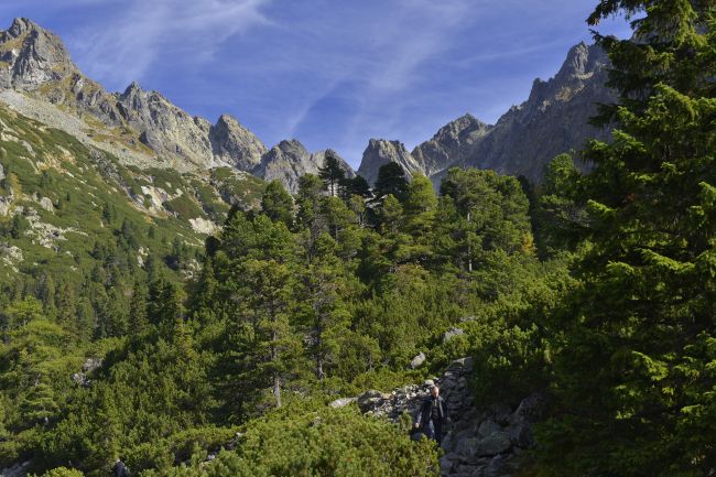 Poľský turista v Tatrách spadol z 250-metrovej výšky