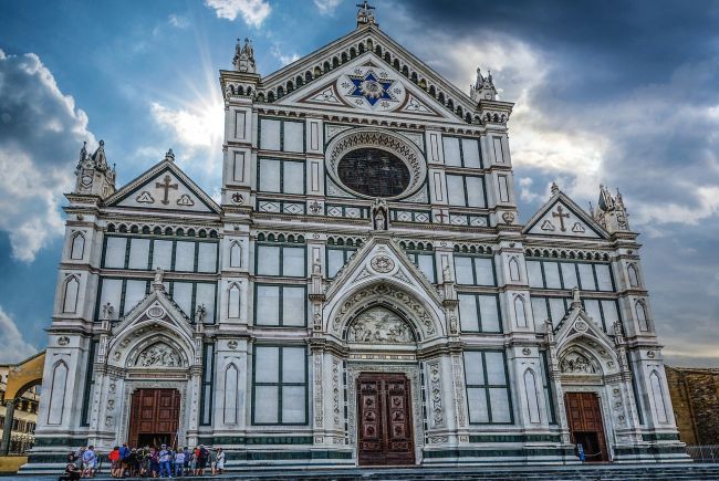 Taliansko: Na turistu sa zrútila časť známej baziliky, zraneniam podľahol