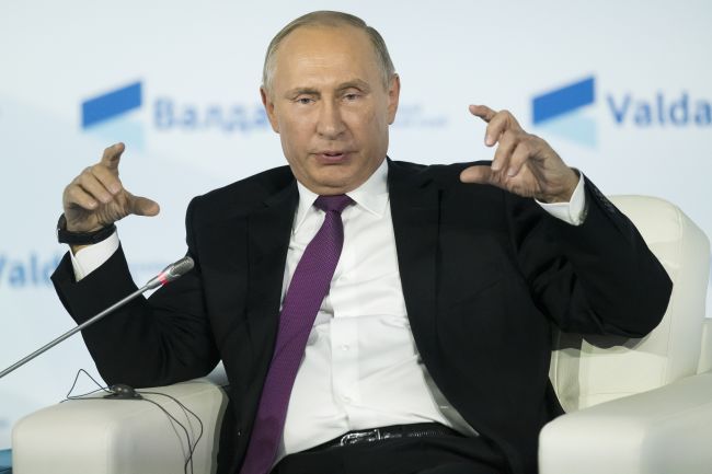 Putin: USA sa pokúšajú vytlačiť ruský plyn z Európy