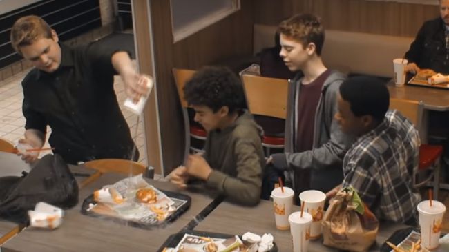 Video: Nová reklama Burger Kingu so sebou prináša neuveriteľne silné posolstvo