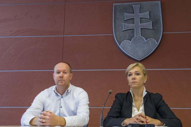 MV SR pozastavuje služby, na ktoré je potrebný zaručený elektronický podpis