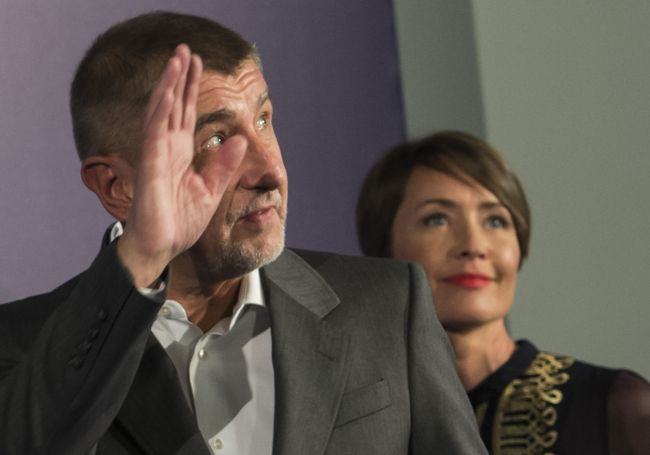Maďarský analytik k českým voľbám: Klasické strany sa nedokážu obnoviť