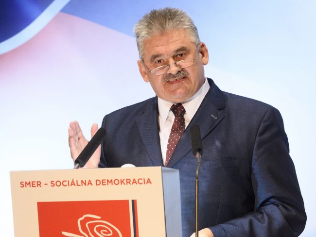 Rezort práce tvrdí, že podporuje poskytovanie opatrovateľskej služby