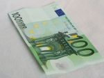 Matkám sa od januára zvýšilo materské v priemere o vyše 100 eur