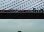 Video: 245 ľudí skočilo spoločne z mosta. Čo ich k tomu dohnalo?