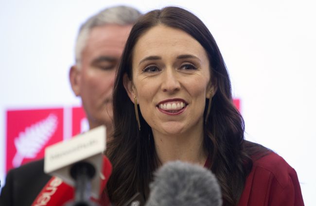 Ardernová zložila sľub, krajina má najmladšiu premiérku v dejinách