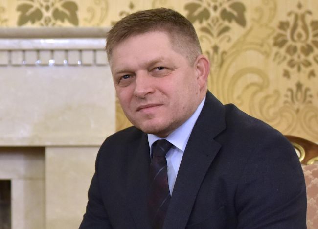 Robert Fico pozval všetkých ľudí, aby prišli 4. novembra na voľby do VÚC