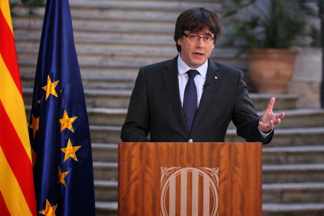 Puigdemont vyzval Kataláncov na pokojný odpor voči Madridu