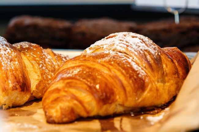 Francúzom chýba maslo na croissanty