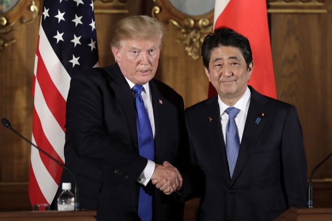 Trump a Abe sa budú usilovať dostať unesených Japoncov späť do vlasti