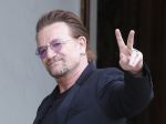 V dokumentoch z daňových rajov figuruje aj spevák Bono