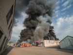 Pri výbuchu v továrni zahynuli štyria zamestnanci