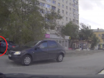 Video: Vodič sadol do auta v správnu chvíľu. Toto ho mohlo zabiť