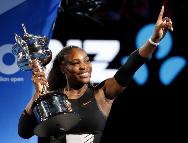 Serena Williamsová hlási návrat, dva mesiace po pôrode už trénuje