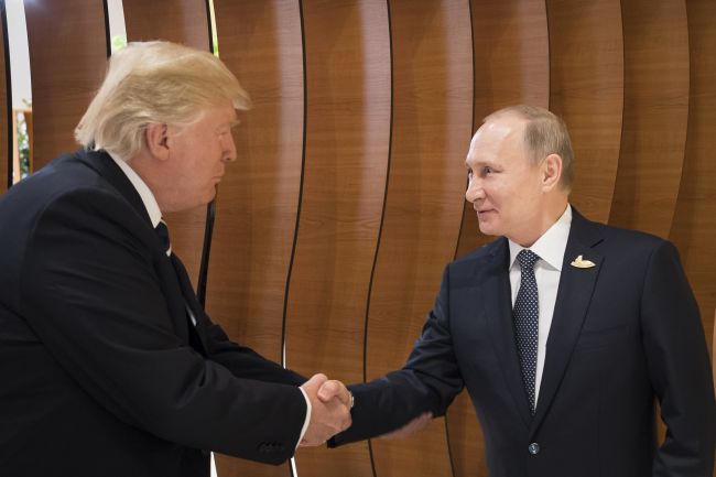 Prezidenti USA a Ruska sa počas summitu APEC vo Vietname nestretnú