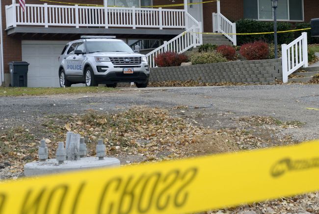 Rodina zrejme spáchala rozšírenú samovraždu, polícia v v ich dome našla 4 telá
