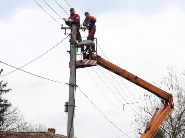 Približne 650 domácností zo Zvolena bude zajtra bez elektriny