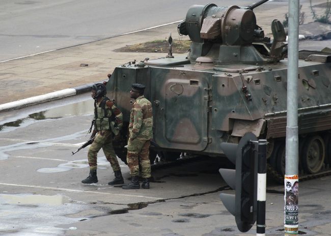 Zimbabwianska armáda tvrdí, že zasahuje voči kriminálnikom, nie voči Mugabemu