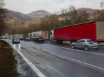 V Belgicku na žiadosť rumunských šoférov zadržali 112 slovenských kamiónov