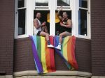 Súdny dvor EÚ začal pojednávať o uznaní homosexuálnych zväzkov