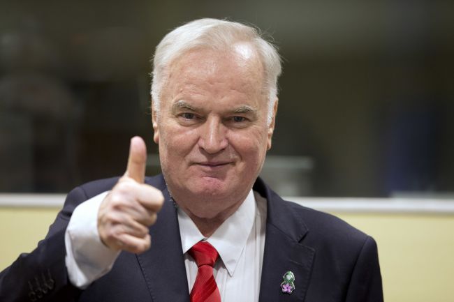 ICTY uznal Ratka Mladiča za vinného z vojnových zločinov v Bosne
