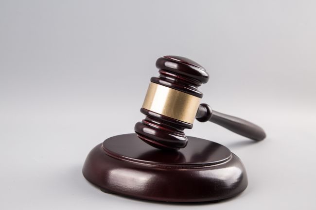 Sudca dostal pokutu 7000 eur za návrh orálneho sexu