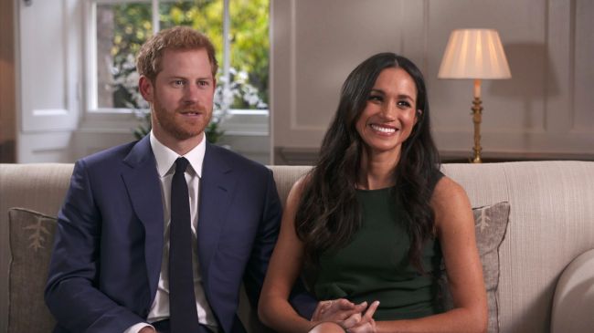 Princ Harry venoval Meghan prsteň s diamantmi po princeznej Diane