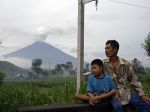 Aktivita sopky Agung na ostrove Bali klesá