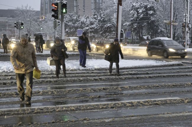 Bratislavskí záchranári odporúčajú starším ľuďom nevychádzať z domu